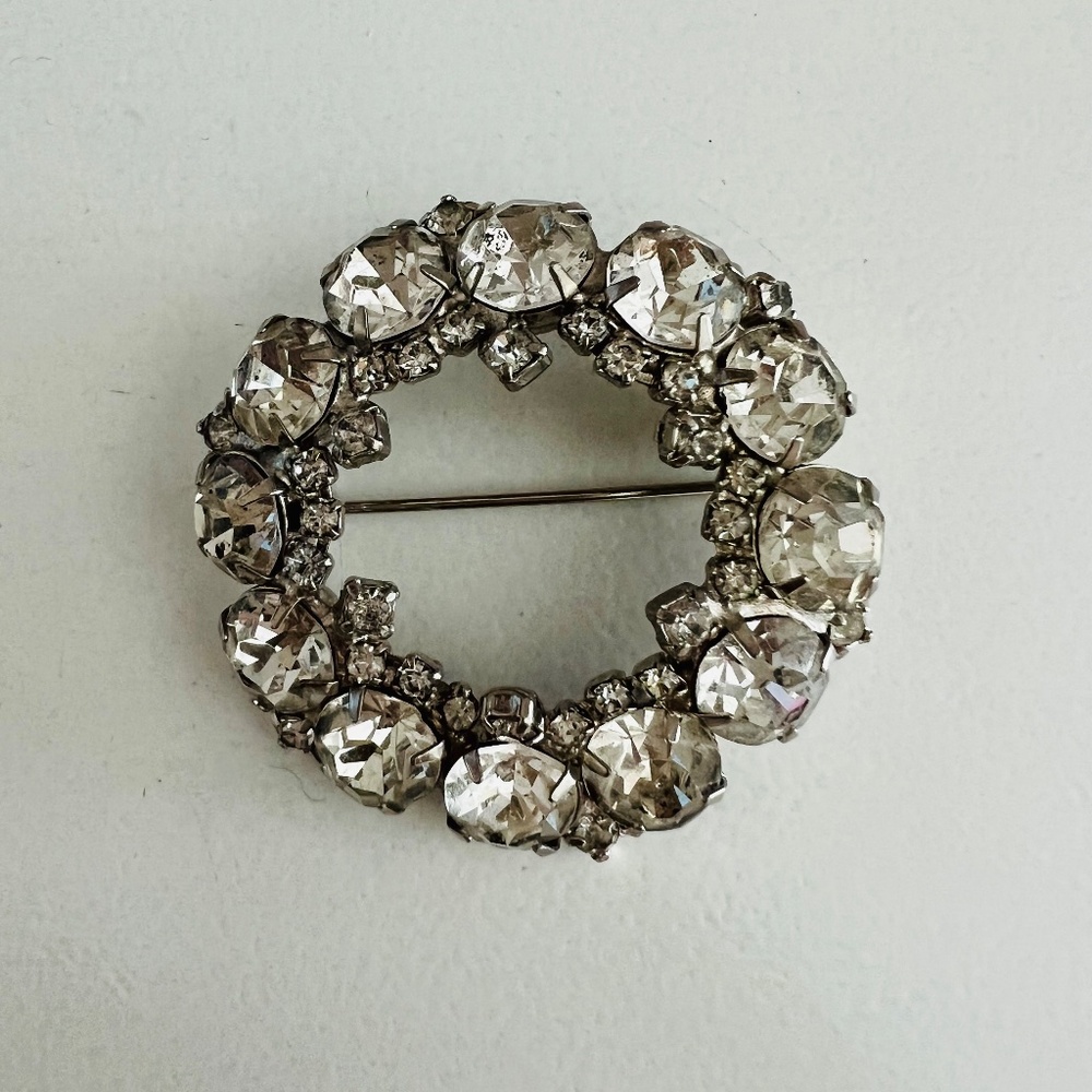 Rhinestone Brooch - Picture 4 of 4